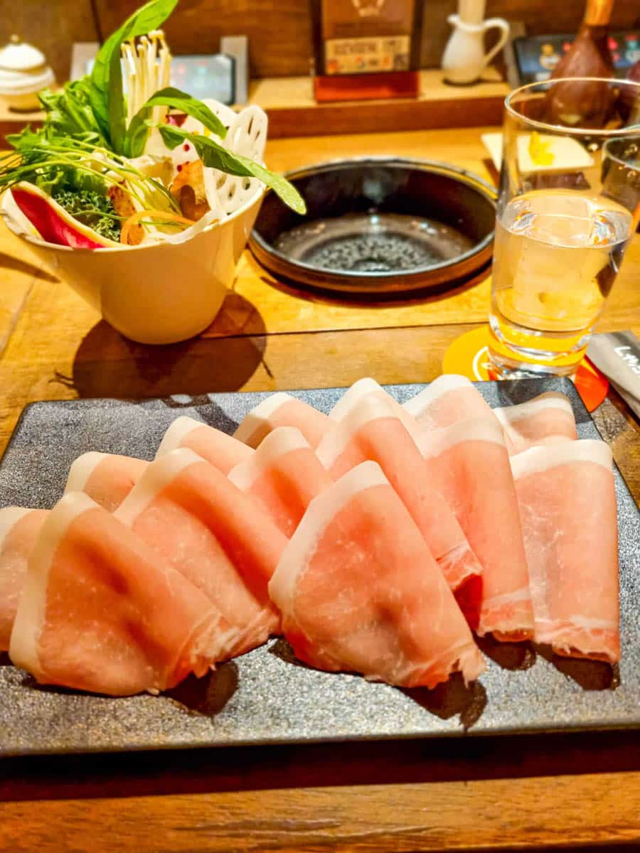 오사카-난바역-맛집-스키야키샤브샤브-샤부와라-미국산-돼지고기