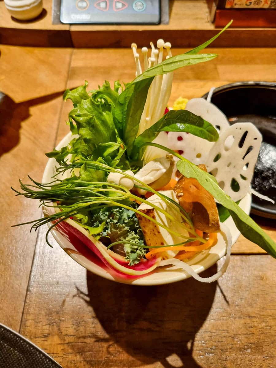 오사카-난바역-맛집-스키야키샤브샤브-샤부와라-채소